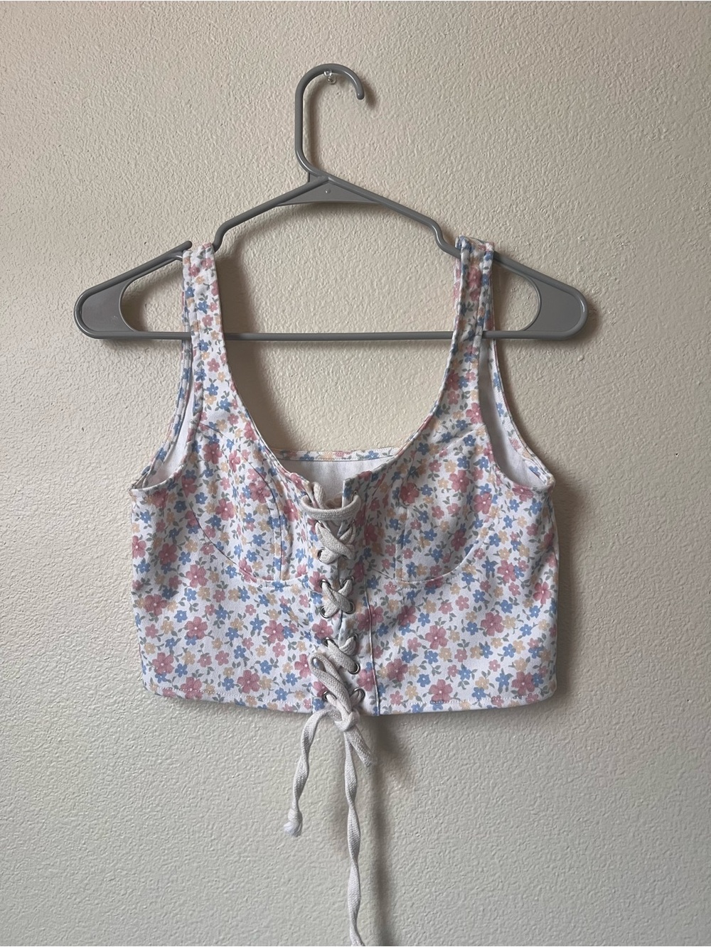Cider White Floral Lace-Up Cropped Tank with Pink & Blue Blossoms